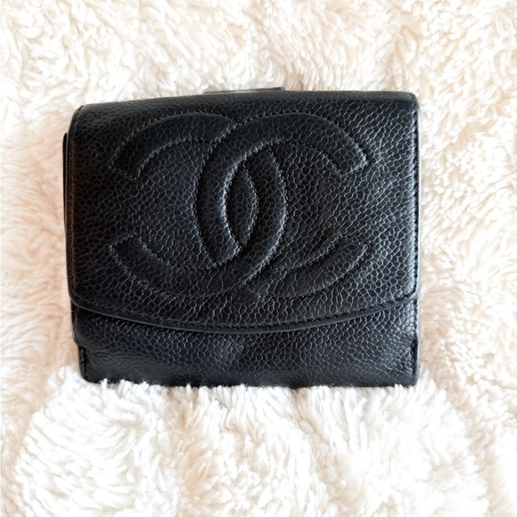 Vintage Chanel Black Leather Compact Wallet - Picture 2 of 8